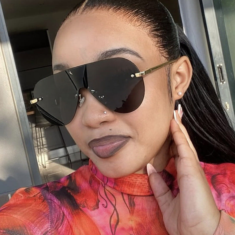 Women's Oversized Sunglasses in Modern Aviator Style Skanto