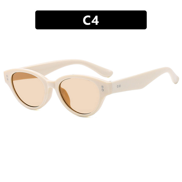 Dame Cat-Eye solbriller med robust ramme og polarisert glass Skanto