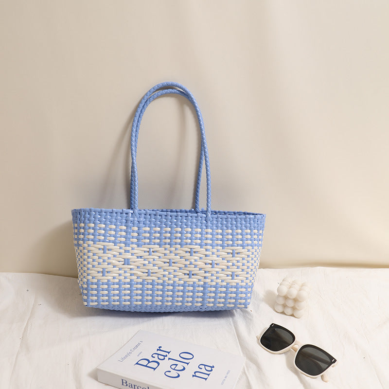 Braided tote bag with modern accents Skanto