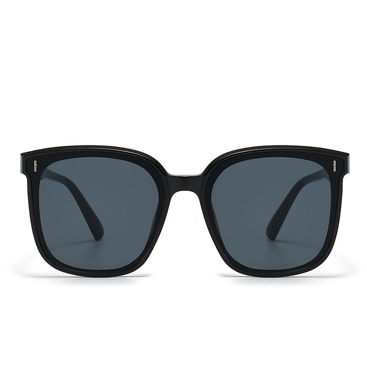Dame Motekom solbrille med beskyttende UV-filter og elegant design Skanto