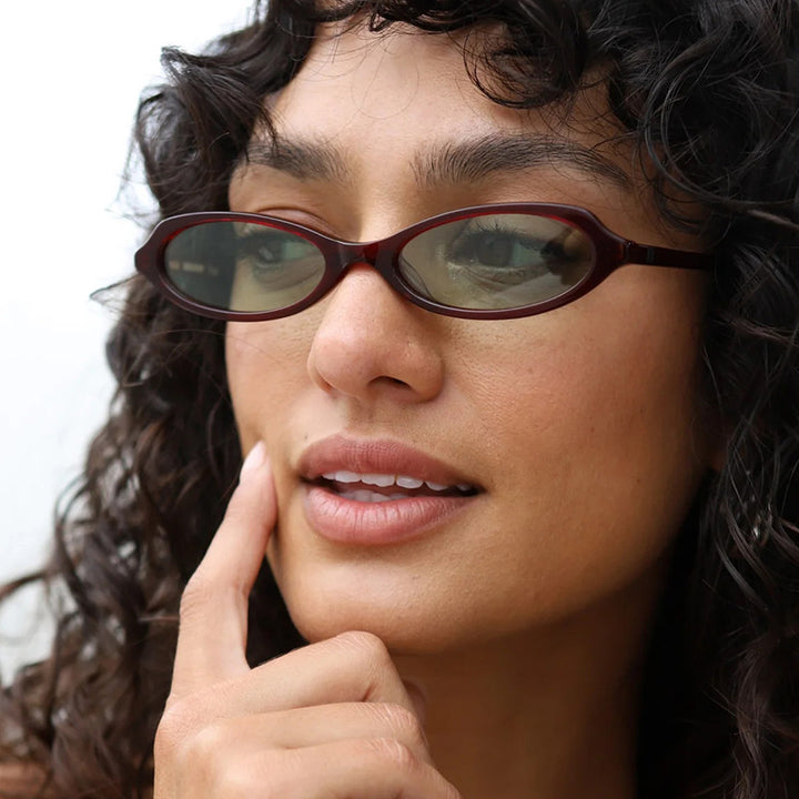 Women's elegant sunglasses in stylish oval design Skanto