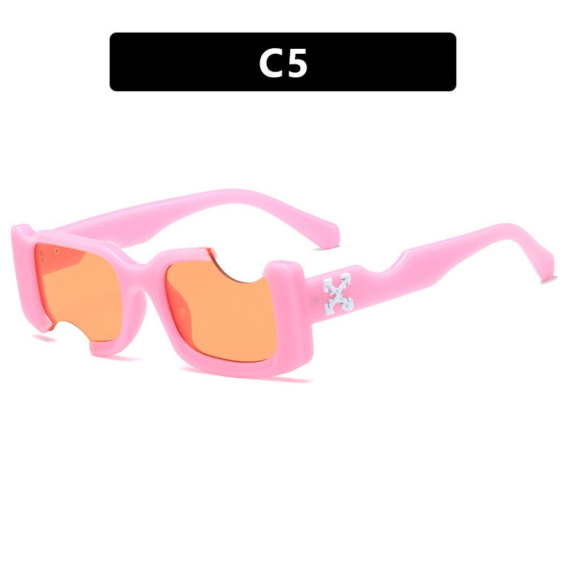 Women's fashionable sunglasses with a striking design and robust plastic frame Skanto
