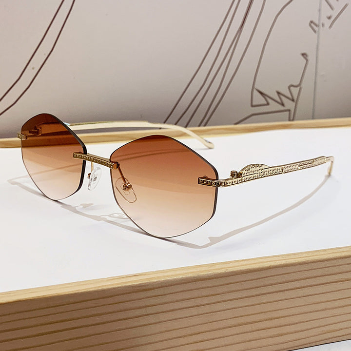 Dame ekstravagant solbrille med glitrende aksenter Skanto