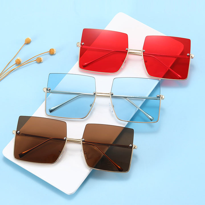 Damer Modisk solbrille i markant kvadratdesign Skanto