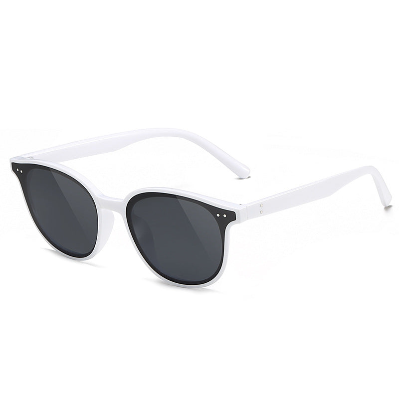 Dame solbrille i elegant retro stil Skanto