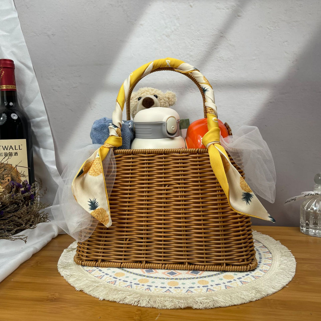 Dame stilige Rattan-beholder med perlehåndtak Skanto