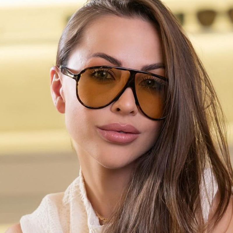 Women's fashionable glasses with large trendy frame Skanto