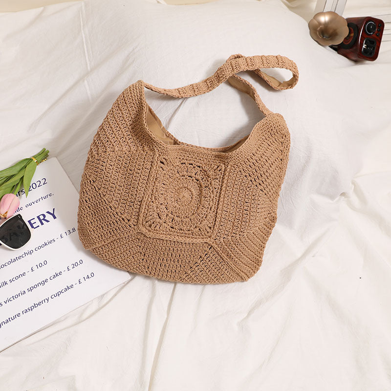 Hand-knotted tote bag in modern macrame style Skanto