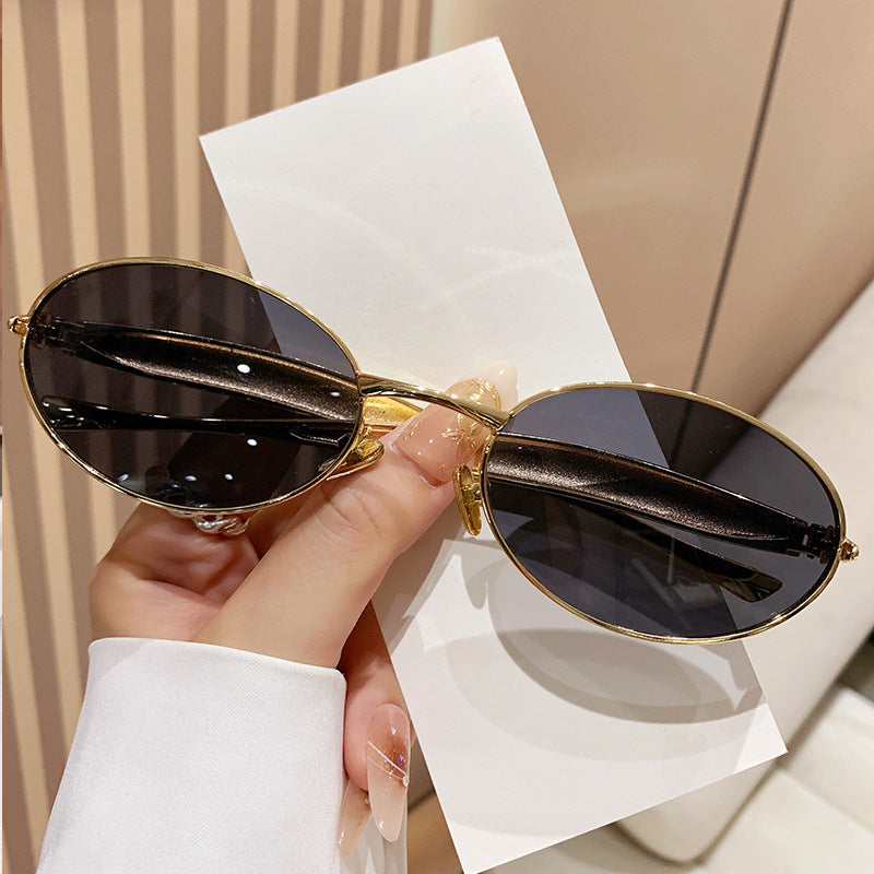 Dame moteriktig Oversized-solbrille med elegant design Skanto