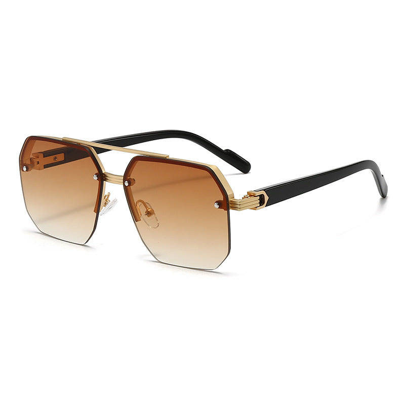 Dame moteriktig solbrille i trendy sekskant-design Skanto