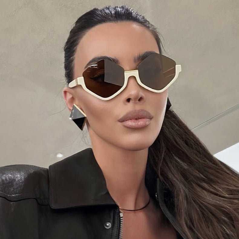Women's fashionable sunglasses with trendy hexagonal frame and protective lenses Skanto