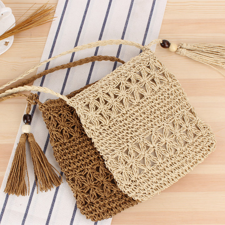Handbag made of hand-knotted natural material with elegant fringe pendant Skanto