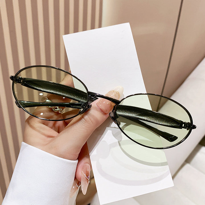 Dame moteriktig Oversized-solbrille med elegant design Skanto