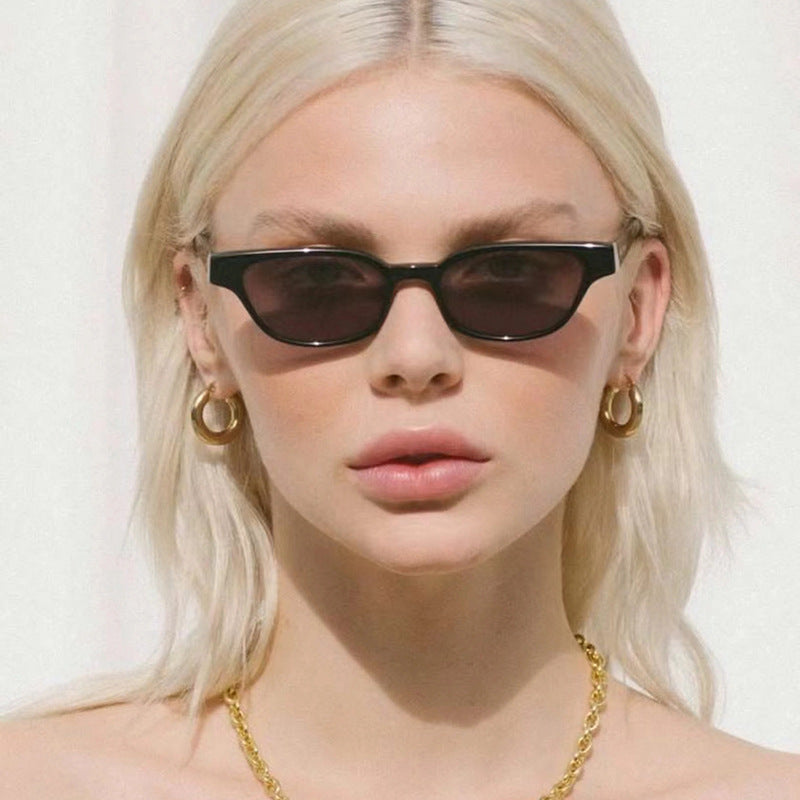 Women's Fashionable Sunglasses with Curved Frame and Brown Lenses Skanto