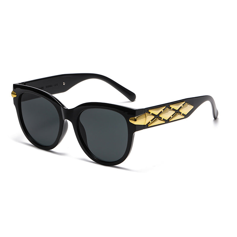 Dame designer solbrille med innovativ, detaljert ramme Skanto
