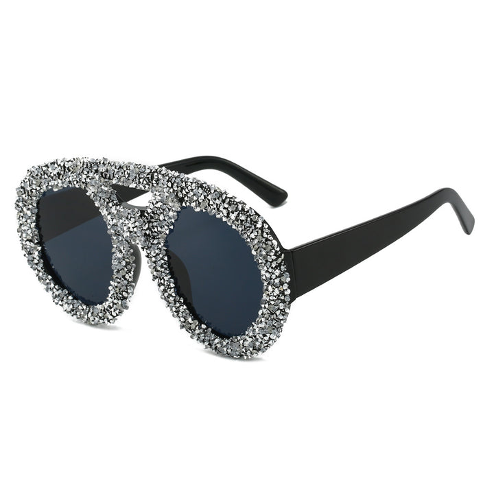 Dame moteriktig solbrille med glamorøse strassramme Skanto