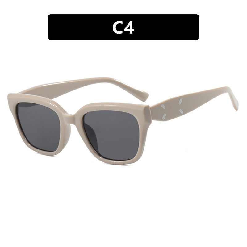 Women's Fashionable Square Sunglasses with UV Protection and Elegant Plastic Frame Skanto