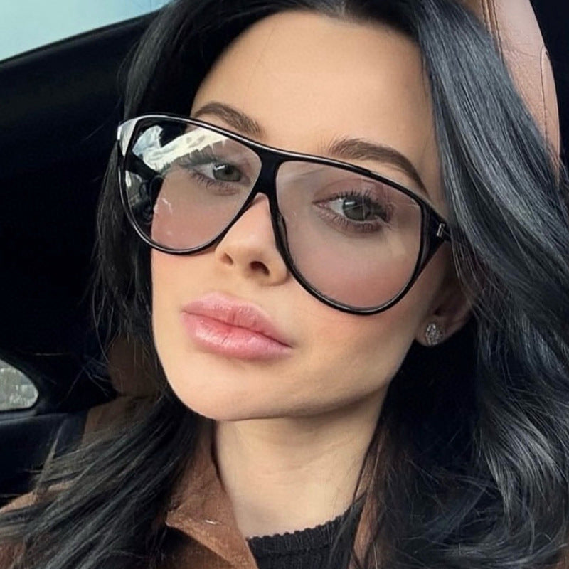 Women's Modern Cat-Eye Sunglasses with Protective UV Filter and Style Frame Skanto