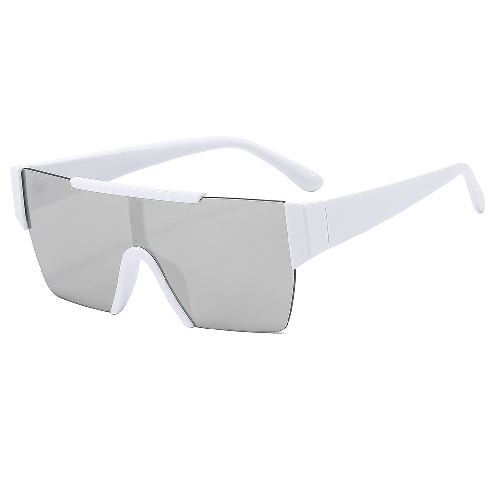 Dame trendy oversized solbriller i futuristisk design Skanto