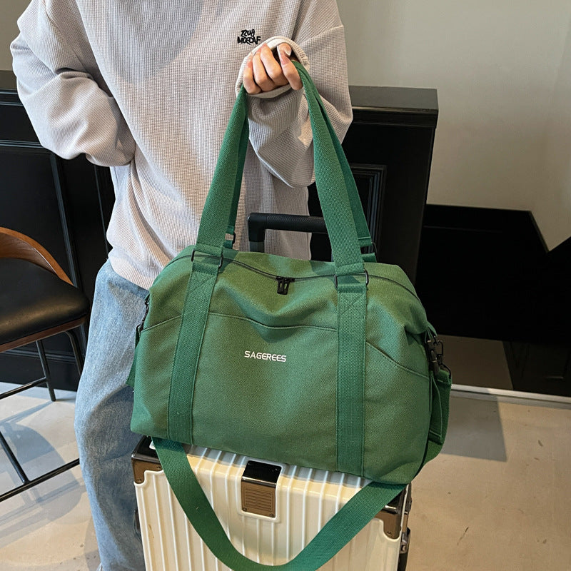 Sporty weekend bag with ergonomic carrying options Skanto