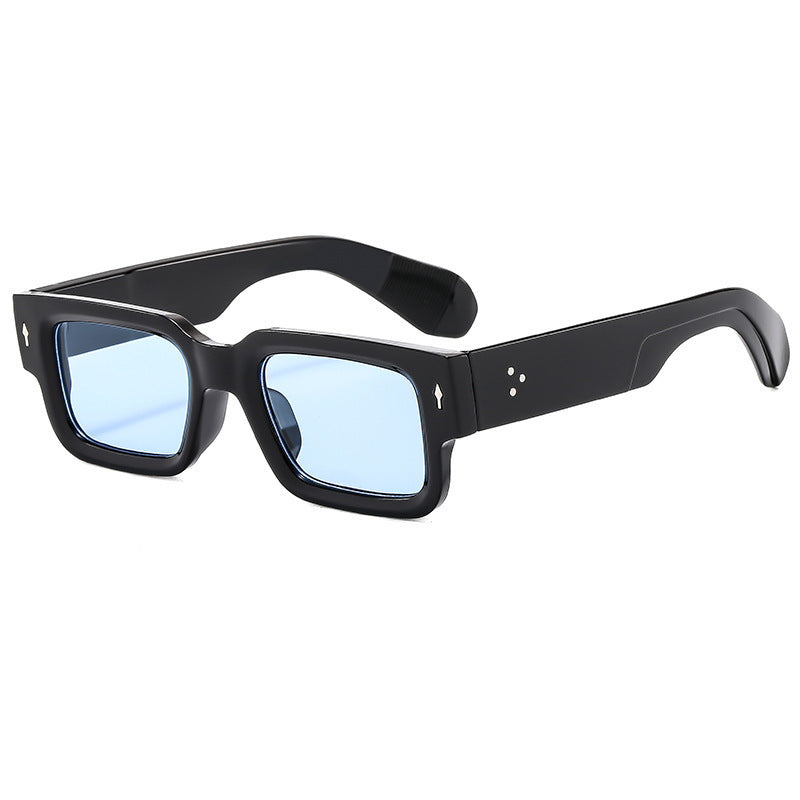 Dame moteriktig kvadratisk solbrille i iøynefallende skjoldpatt-design Skanto