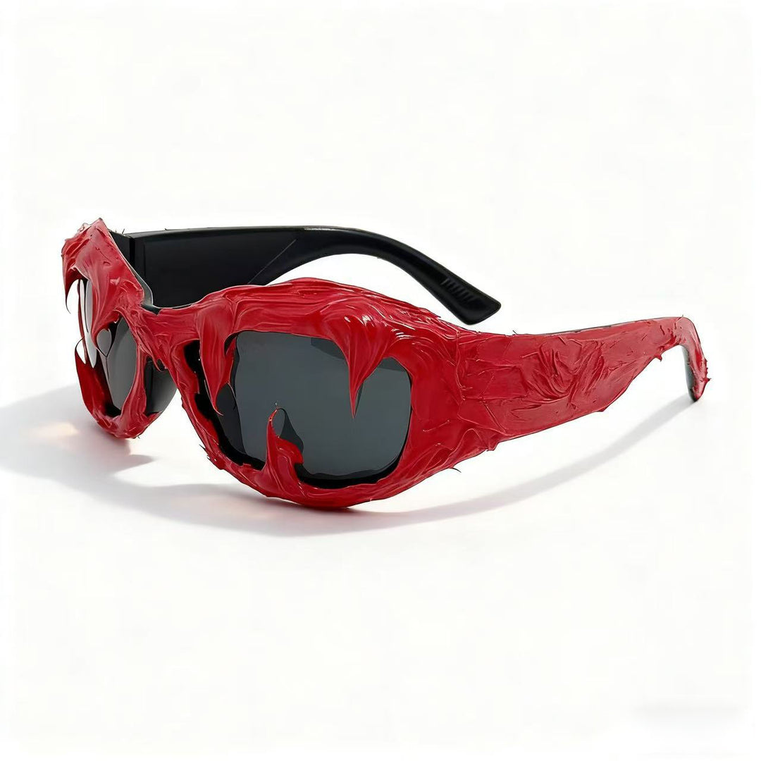 Dame futuristisk design solbrille med unikt strukturert overflate Skanto