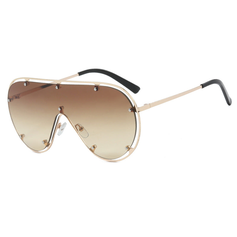 Women's Fashionable Oversized Sunglasses in Stylish Retro Design Skanto
