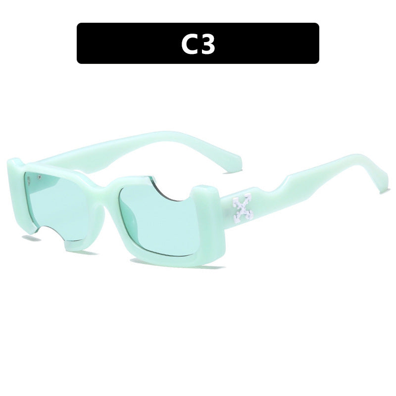 Women's fashionable sunglasses with a striking design and robust plastic frame Skanto
