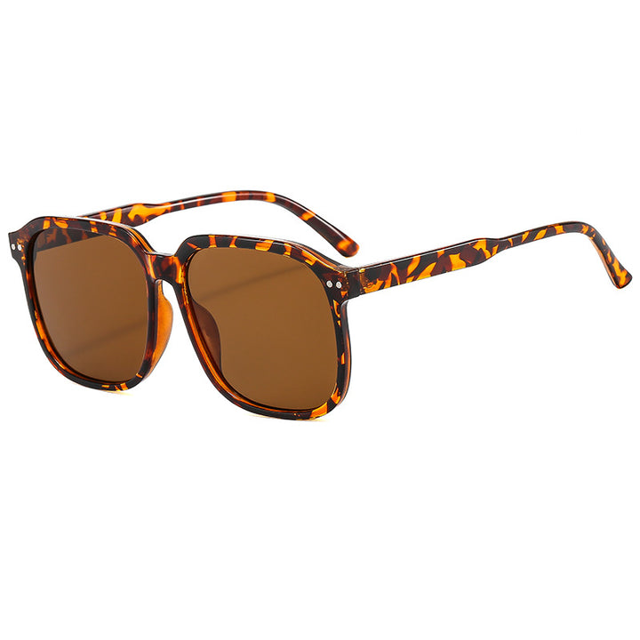 Dame firkantet solbrille med moderne plastisk ramme Skanto