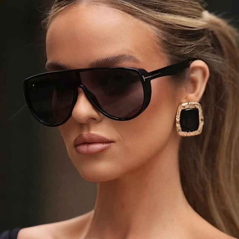 Dame elegant oversized solbrille med markant design og UV-beskyttelse Skanto