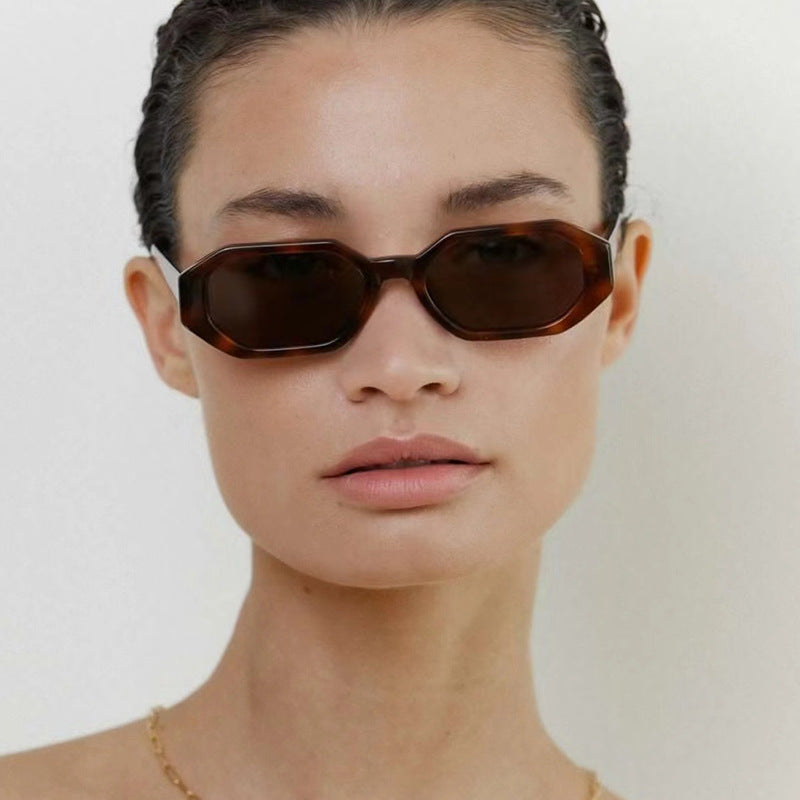 Women's eye-catching sunglasses in a modern octagonal design Skanto