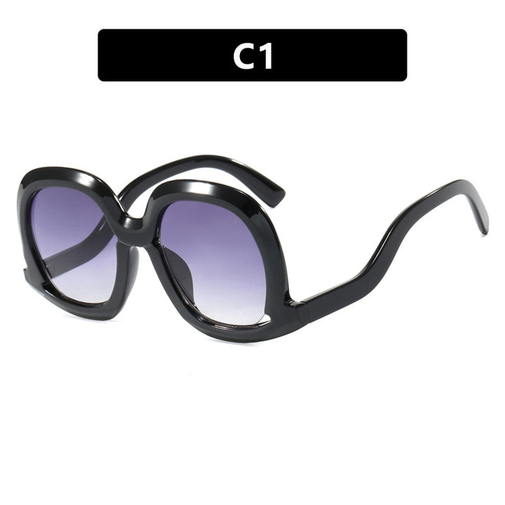 Women's oversized sunglasses with modern design Skanto