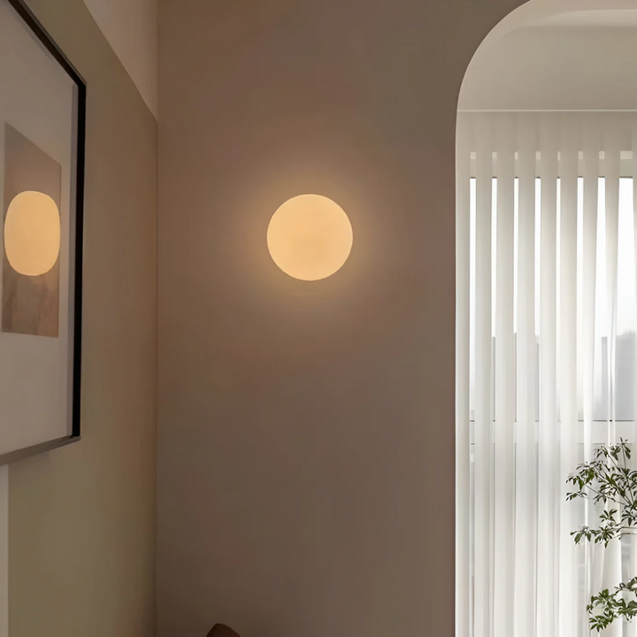 Skanto | Moderne Glass Vegglampe for Elegant Ambient Belysning