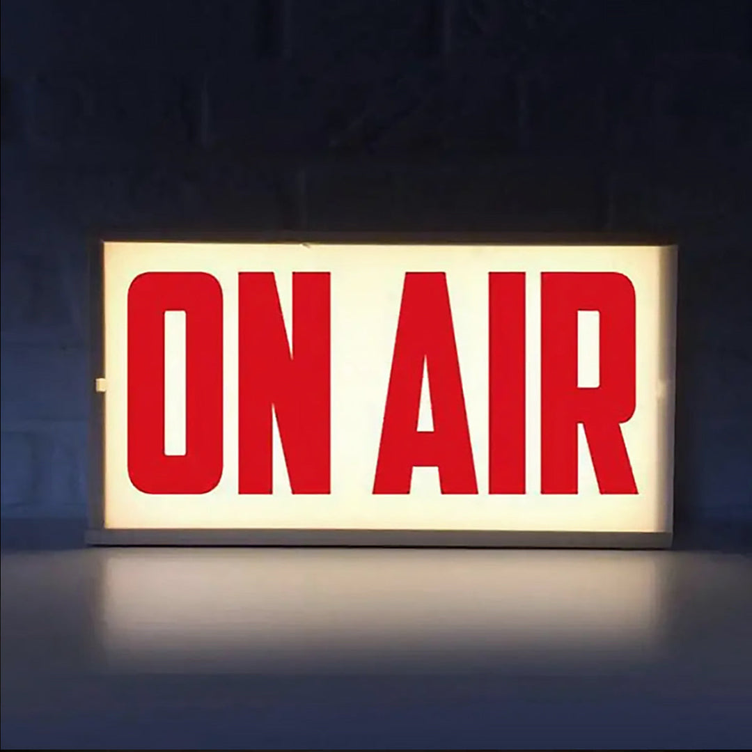 Skanto | On Air Skilt Retro Lysboks Bordlampe