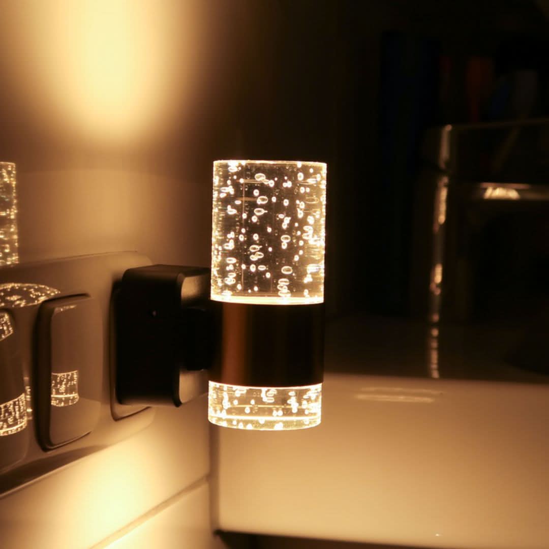 Skanto | LumiKristall Plugg-i Vegglampe med Lyssensor