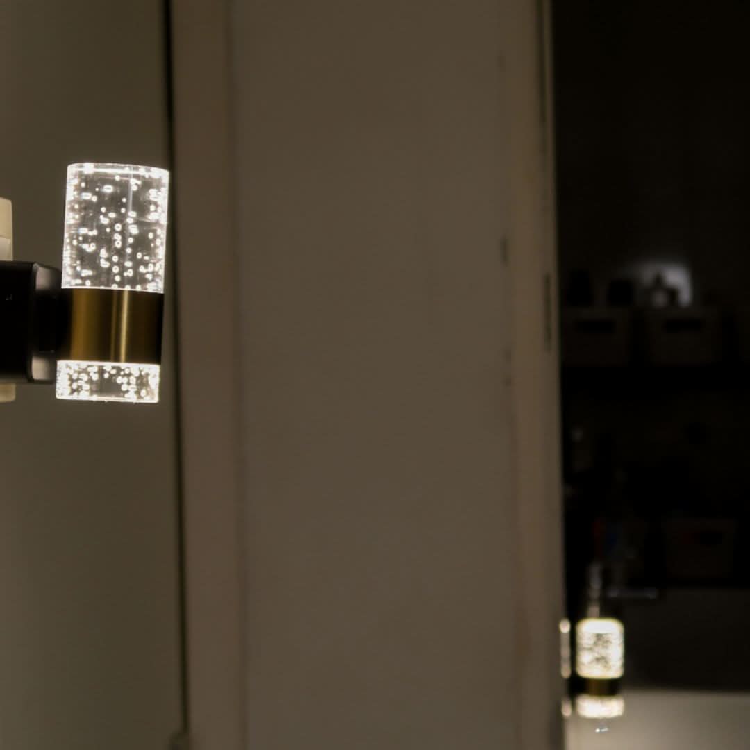 Skanto | LumiKristall Plugg-i Vegglampe med Lyssensor