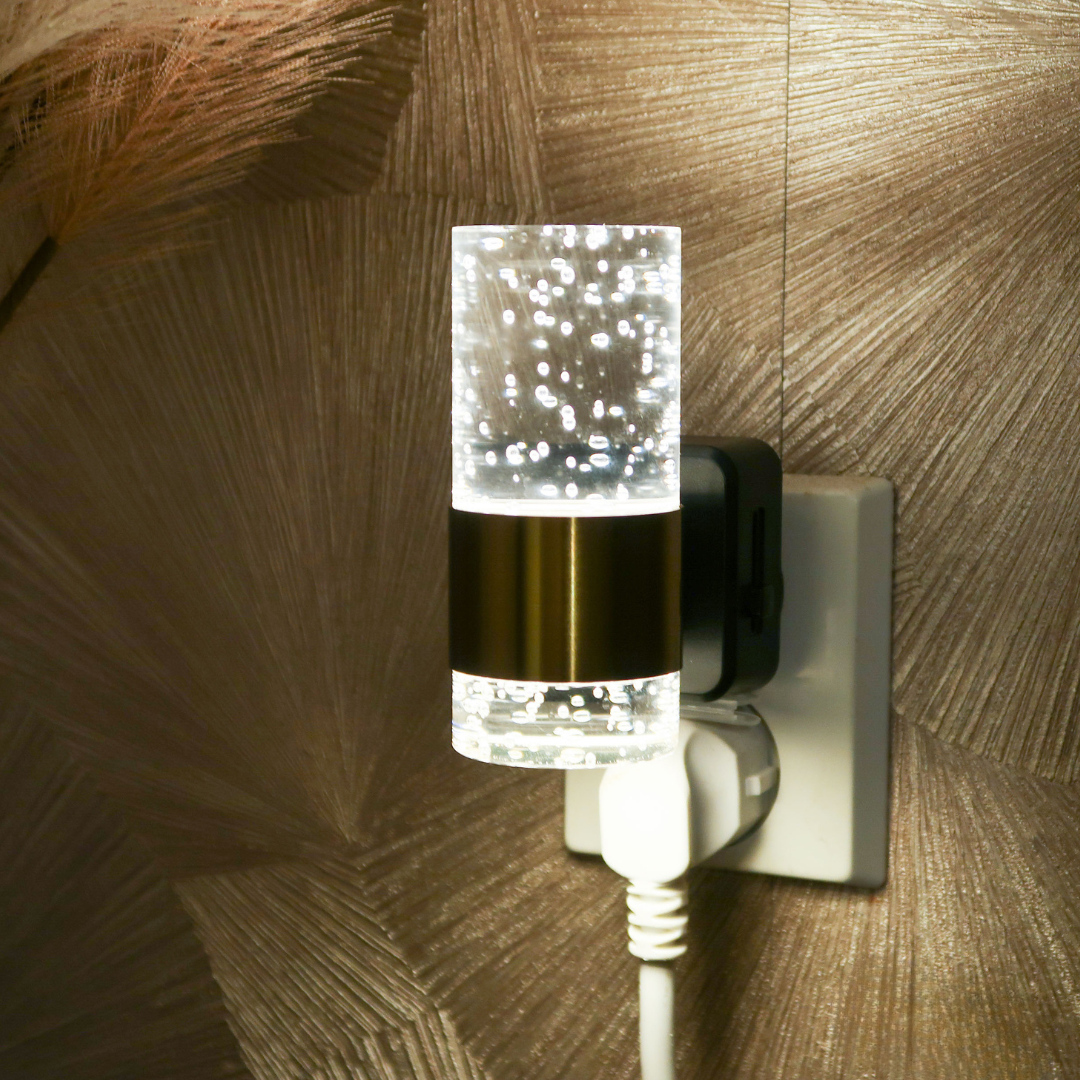 Skanto | LumiKristall Plugg-i Vegglampe med Lyssensor