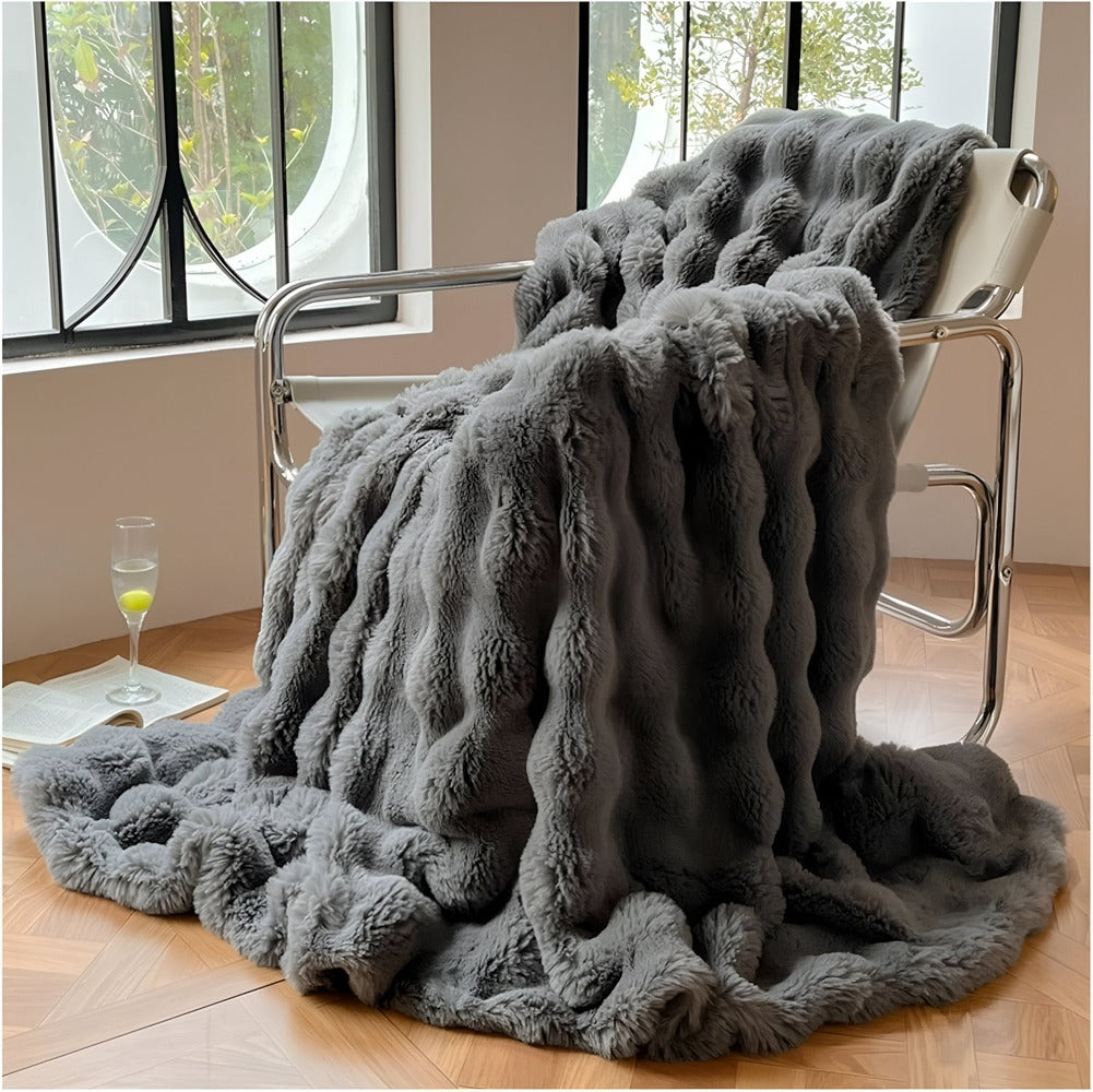 Flauschige Reisedecke aus Kunstfell – Weiche und waschbare Fleecedecke