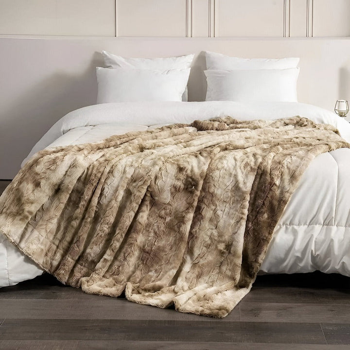 Skanto | Myk Velour Vinterpledd – Varm Korall Fleece Pledd i Batik Stil