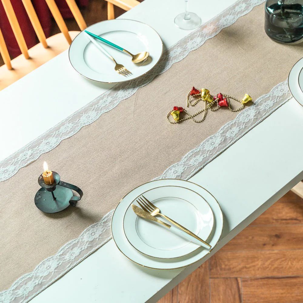 Skanto | Ornate Blossom Blondekant Dukløper