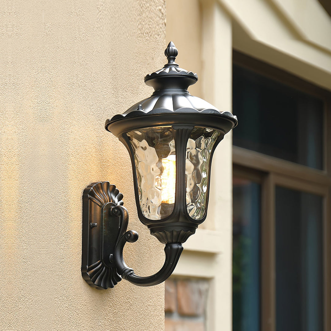 Skanto | Vanntett Retro Utendørs Vegglampe Frostet Glass