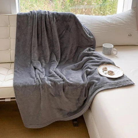 Skanto | CozyGuard Vanntett Teppe – Vendbart, Flekkbestandig & Myk Plysjdesign