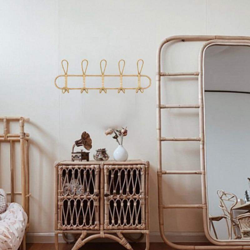 Rattan vegghenger med 5 kroker for frakker, vesker og håndklær | Skanto