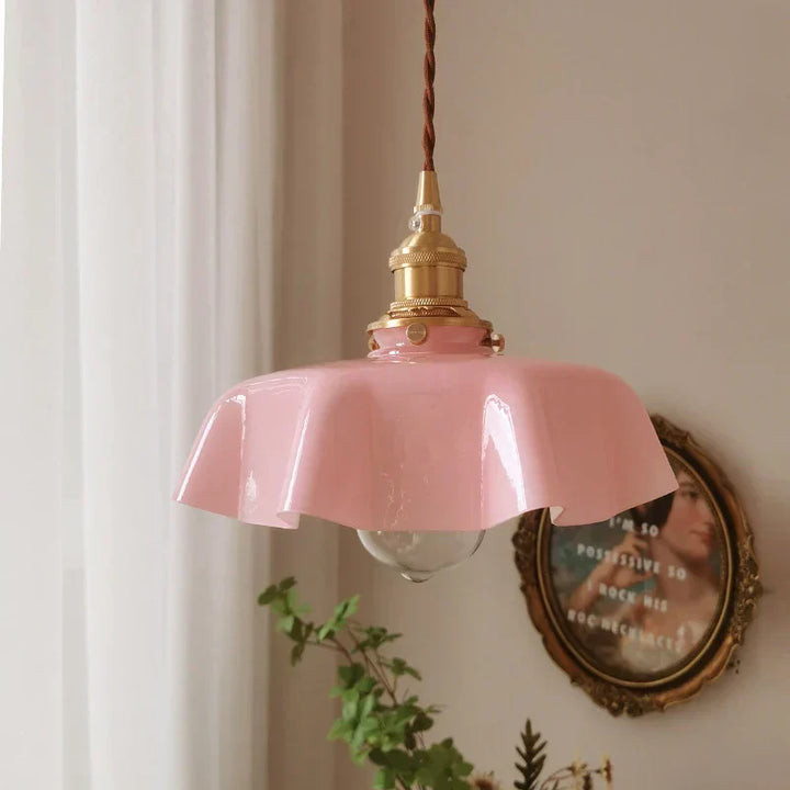 Messing pendellampe i fransk design – Elegant taklampe til stue | Skanto