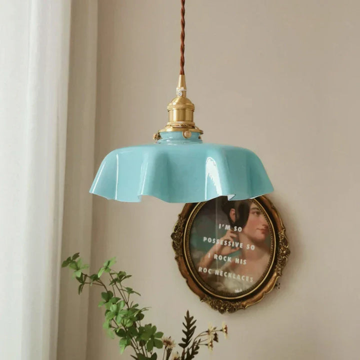 Messing pendellampe i fransk design – Elegant taklampe til stue | Skanto