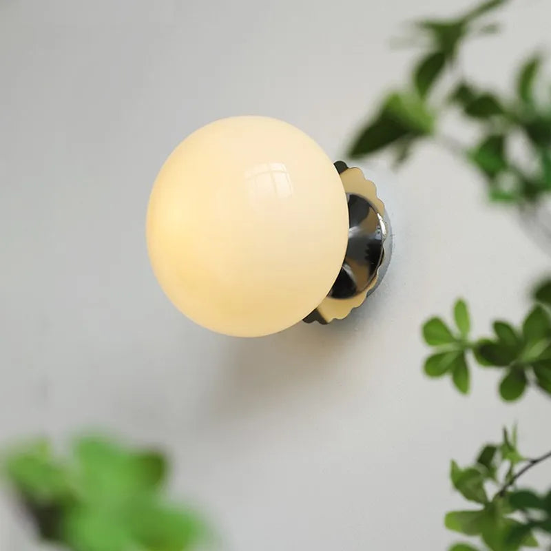 Norvo | Moderne LED vegglamper med glasskule | Elegant vegglampe for stue og soverom
