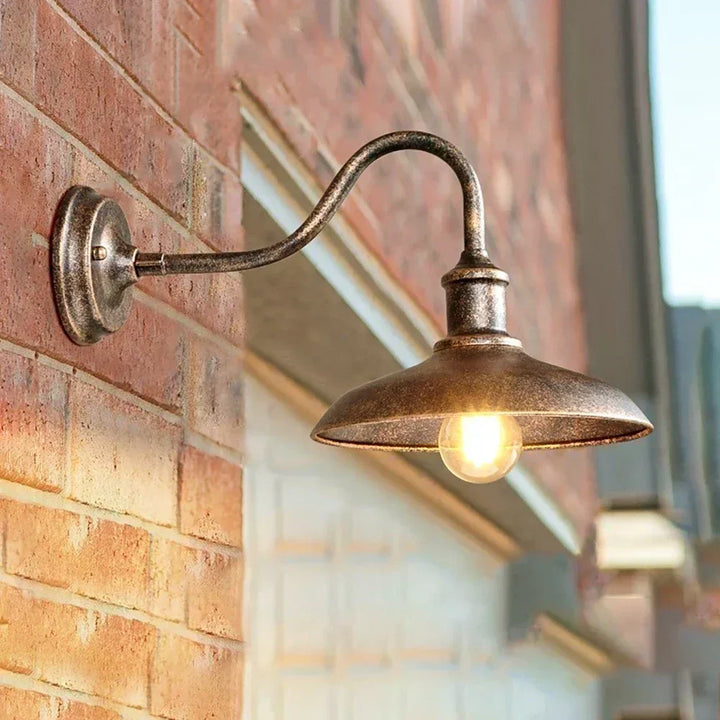 Skanto | Elegant vegglampe i retrodesign