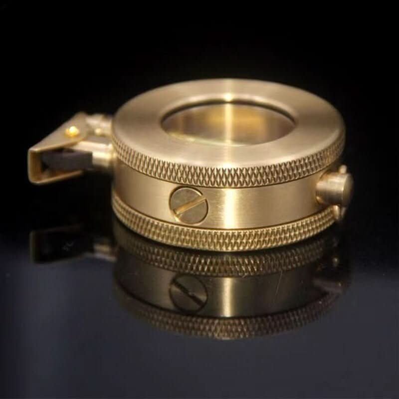 Skanto | Retro Metall Kerosene Lighter i Kompakt Vintage Design