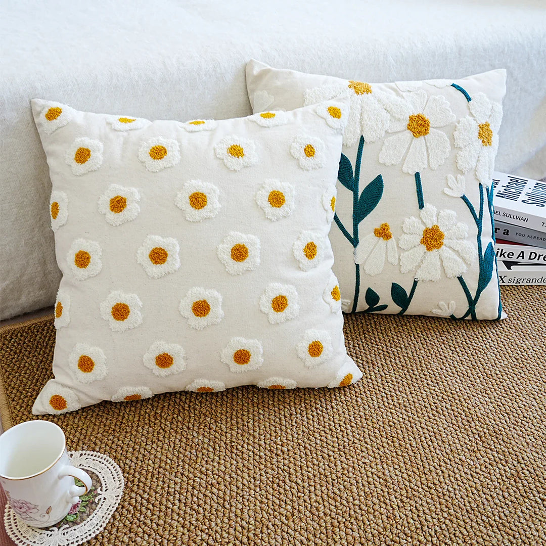 Skanto | Pute med broderte tusenfryd for sofa og stue uten fyll