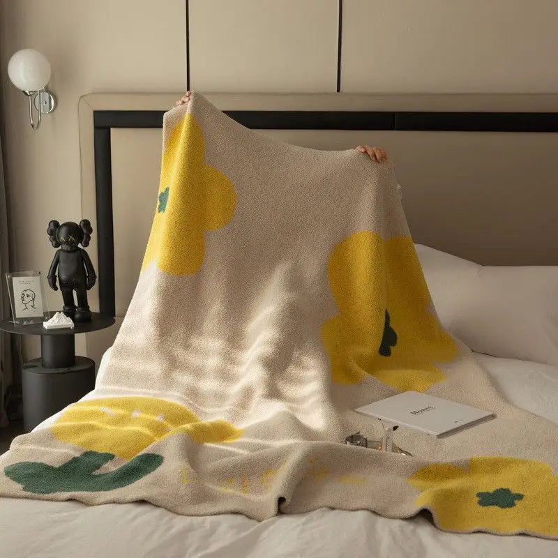 Floral Sofa Blanket – Nordic Fleece Throw | Skanto